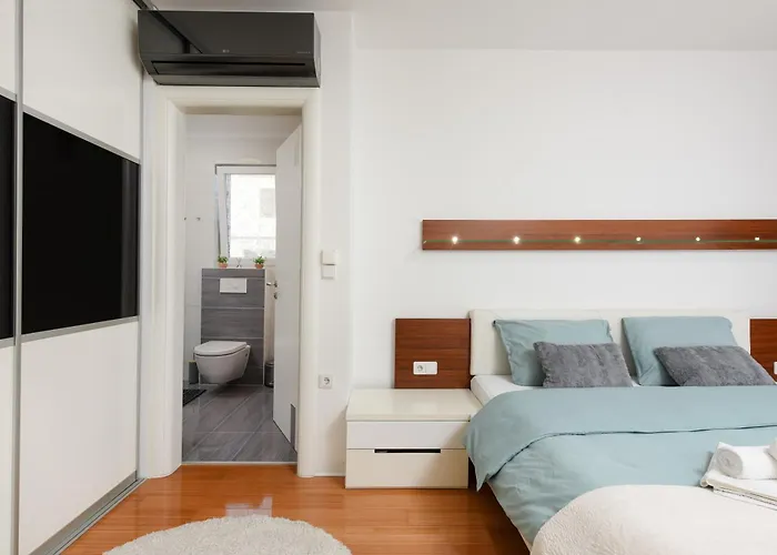 Luxurious Urban Retreat With Whirlpool And Private Parking *