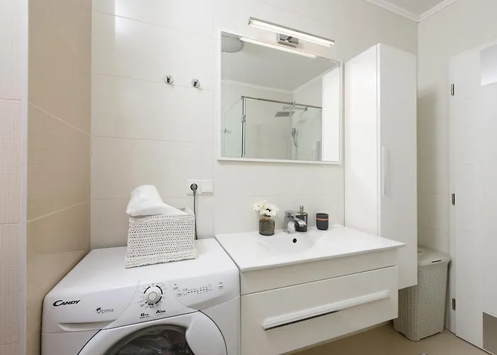 Apartment Luxurious Urban Retreat With Whirlpool And Private Parking Zadar