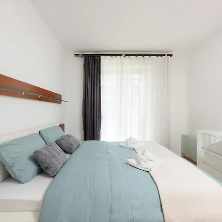 Luxurious Urban Retreat With Whirlpool And Private Parking Appartamento *