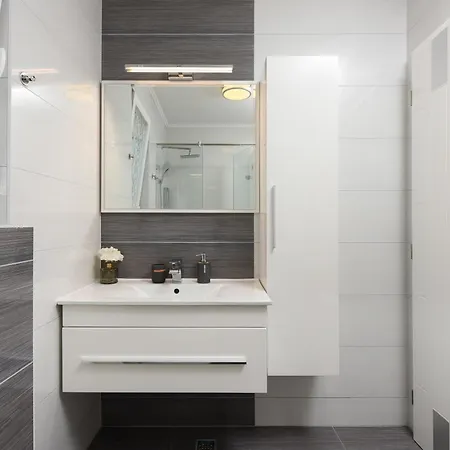 Appartamento Luxurious Urban Retreat With Whirlpool And Private Parking Zara