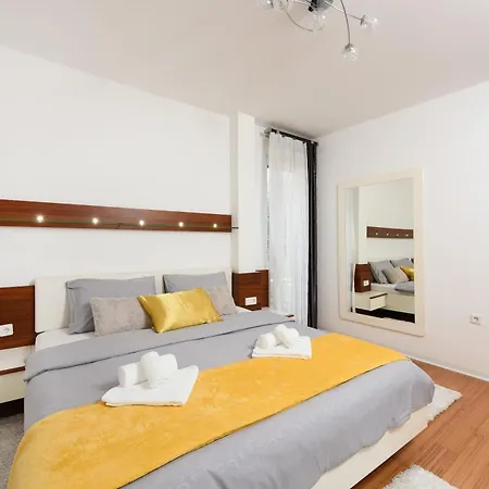 Luxurious Urban Retreat With Whirlpool And Private Parking Appartamento *