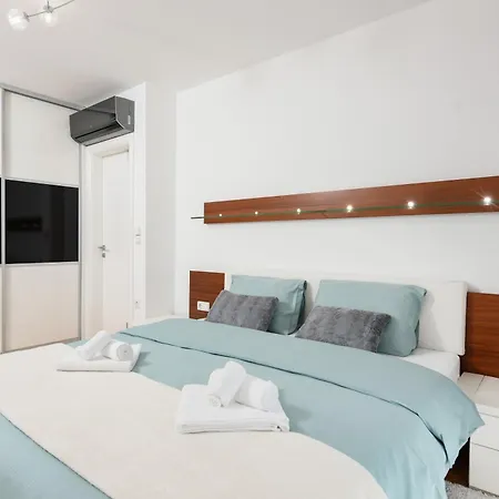Luxurious Urban Retreat With Whirlpool And Private Parking Appartamento *