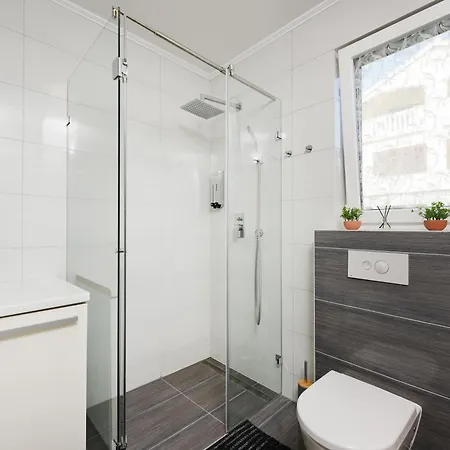 Appartamento Luxurious Urban Retreat With Whirlpool And Private Parking Zara