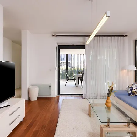 Luxurious Urban Retreat With Whirlpool And Private Parking Appartamento Zara