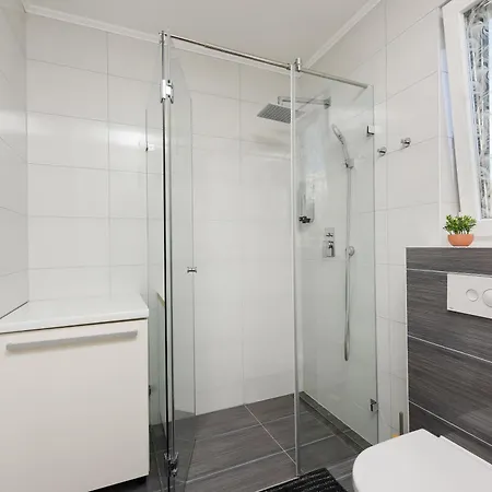 Luxurious Urban Retreat With Whirlpool And Private Parking Appartamento