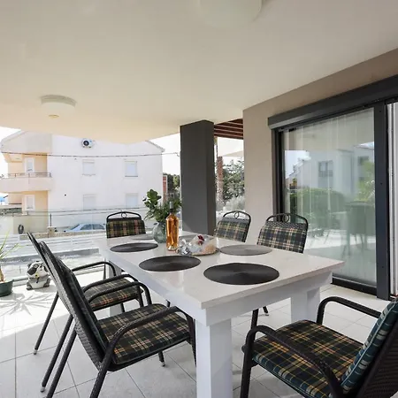 Luxurious Urban Retreat With Whirlpool And Private Parking Appartamento *