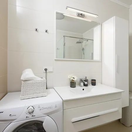 Appartamento Luxurious Urban Retreat With Whirlpool And Private Parking Zara