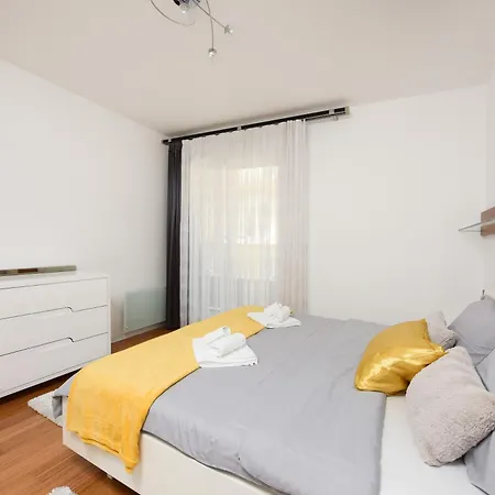 Luxurious Urban Retreat With Whirlpool And Private Parking * Zara