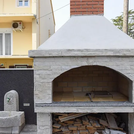 Appartamento Luxurious Urban Retreat With Whirlpool And Private Parking