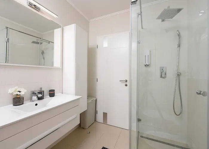 Luxurious Urban Retreat With Whirlpool And Private Parking * Zadar