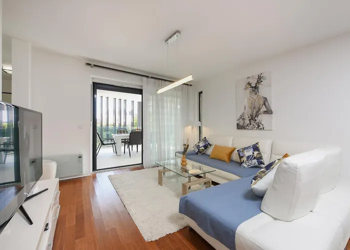 Luxurious Urban Retreat With Whirlpool And Private Parking Zadar