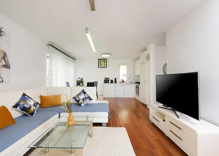 Luxurious Urban Retreat With Whirlpool And Private Parking Lejlighed Zadar