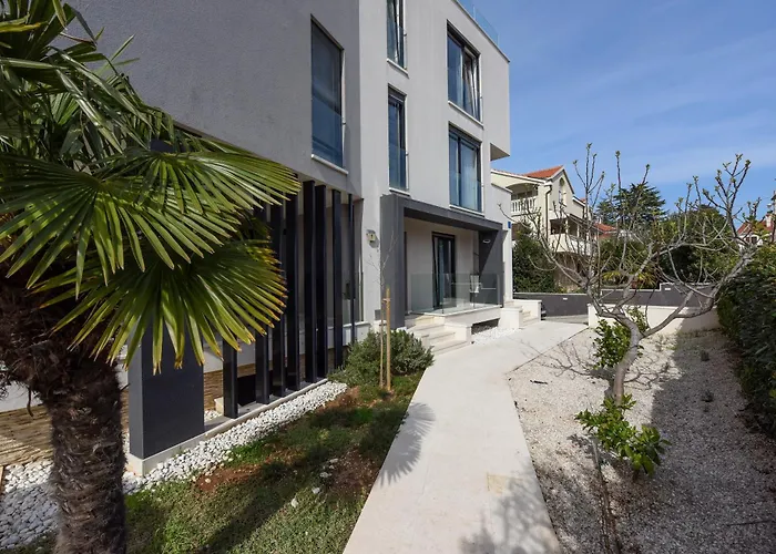 Lejlighed Luxurious Urban Retreat With Whirlpool And Private Parking